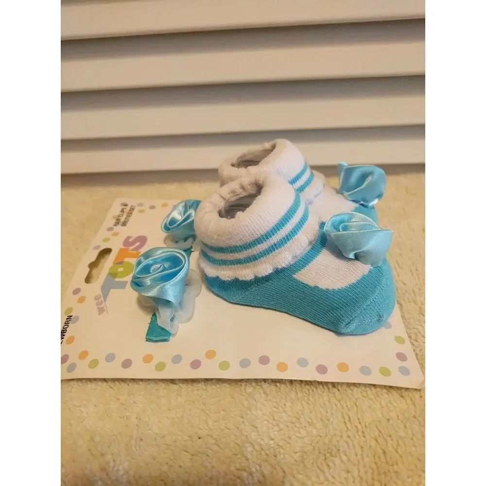 Wee Tots Newborn Blue and White Hair Clips And Booties Socks Pair Set NWT